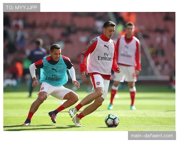 科隆边路漏洞复盘：许伯斯缺阵导致防守空当被对手利用